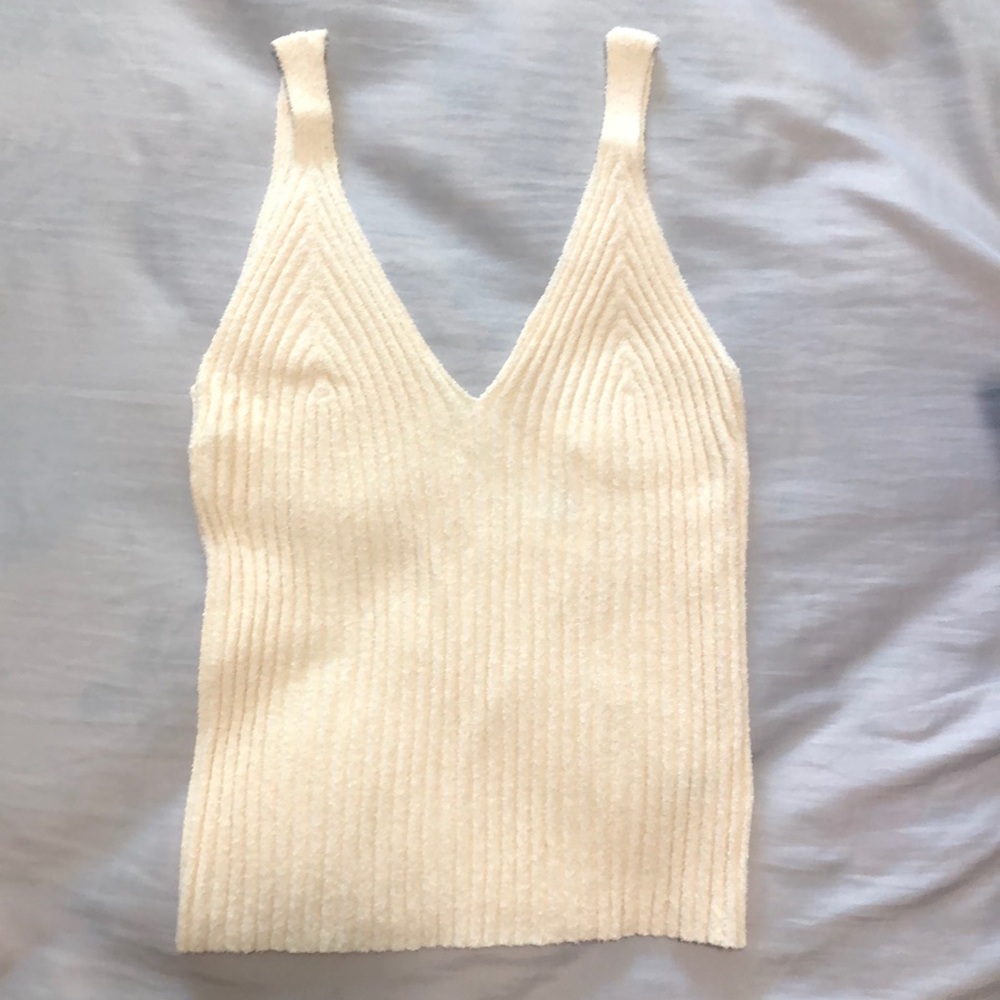 Be Cool brand. Sleeveless Top. M/L. Cream color